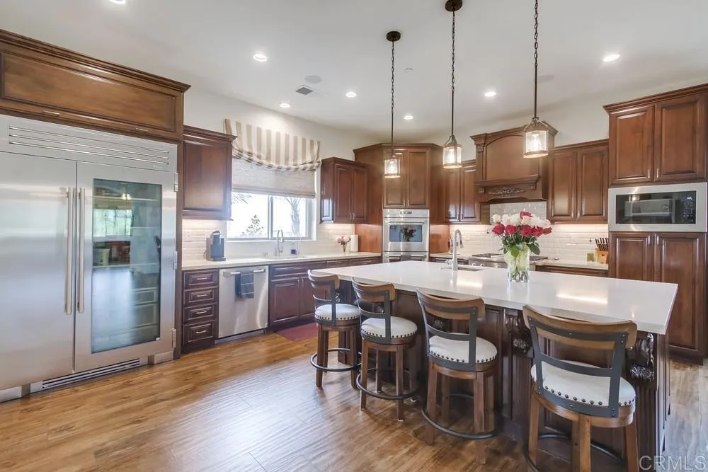 https://cdn.realtyfeed.com/cdn/127/306614229/b0721f366e4fdac316faf2f904ba3782.webp