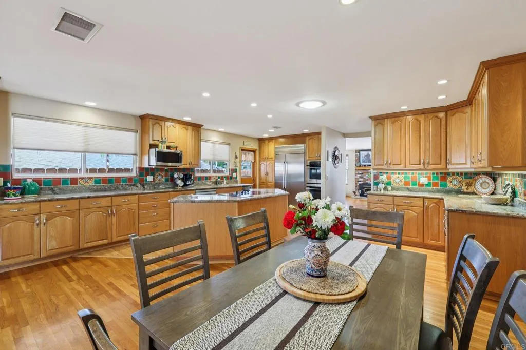https://cdn.realtyfeed.com/cdn/127/306614253/de1dc9b9ec20217a4195296d2b9b2633.webp