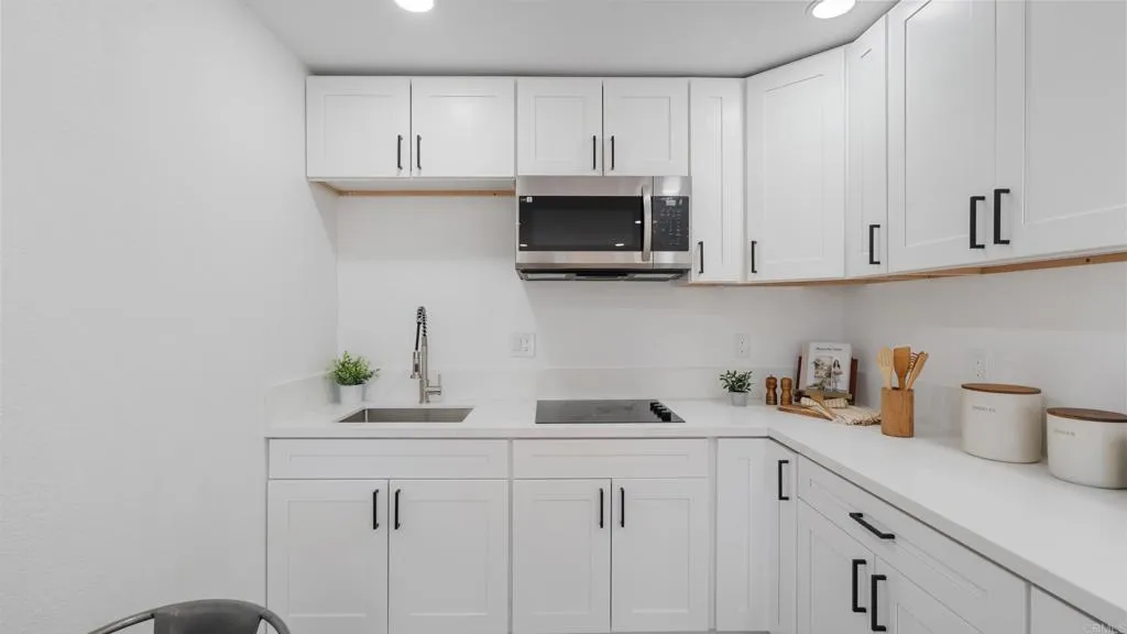 https://cdn.realtyfeed.com/cdn/127/306614254/0c9f9e9e12a803a896393891f47906ee.webp