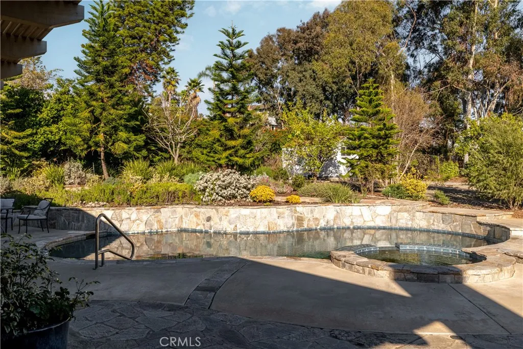 https://cdn.realtyfeed.com/cdn/127/306614315/00cb5fcec48e12a0e5a9f09099363716.webp