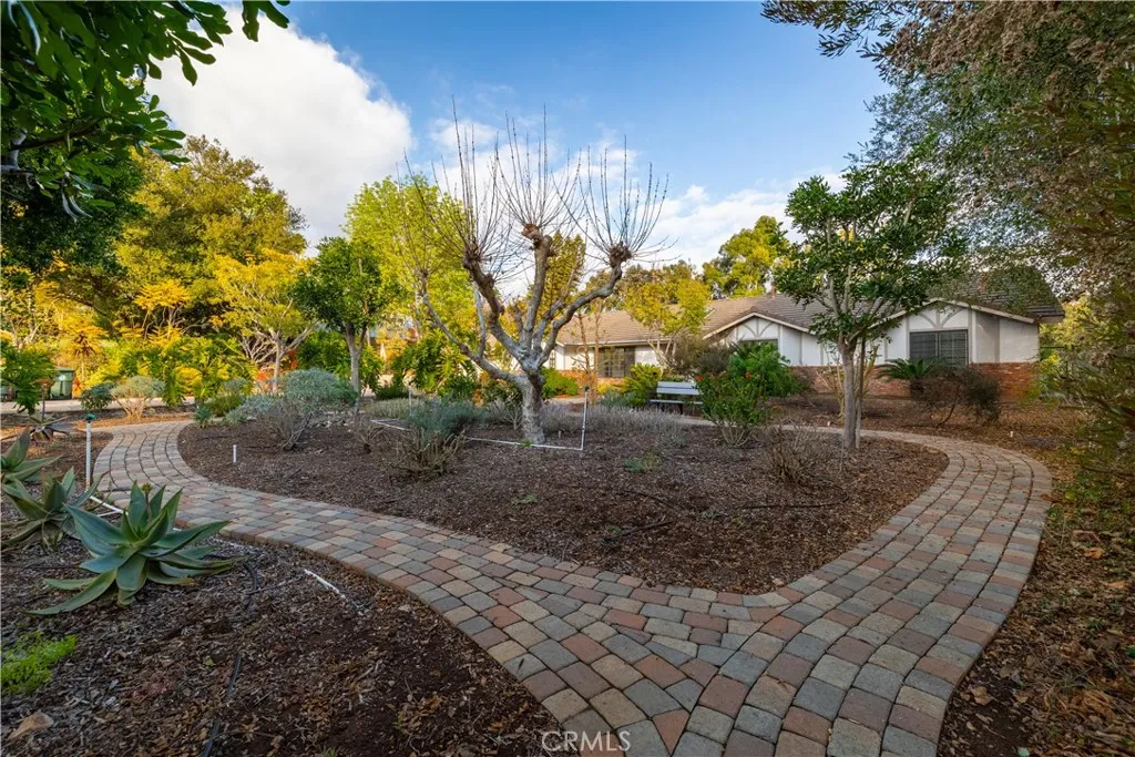 https://cdn.realtyfeed.com/cdn/127/306614315/06b6b2768e17375036b10bb686123658.webp