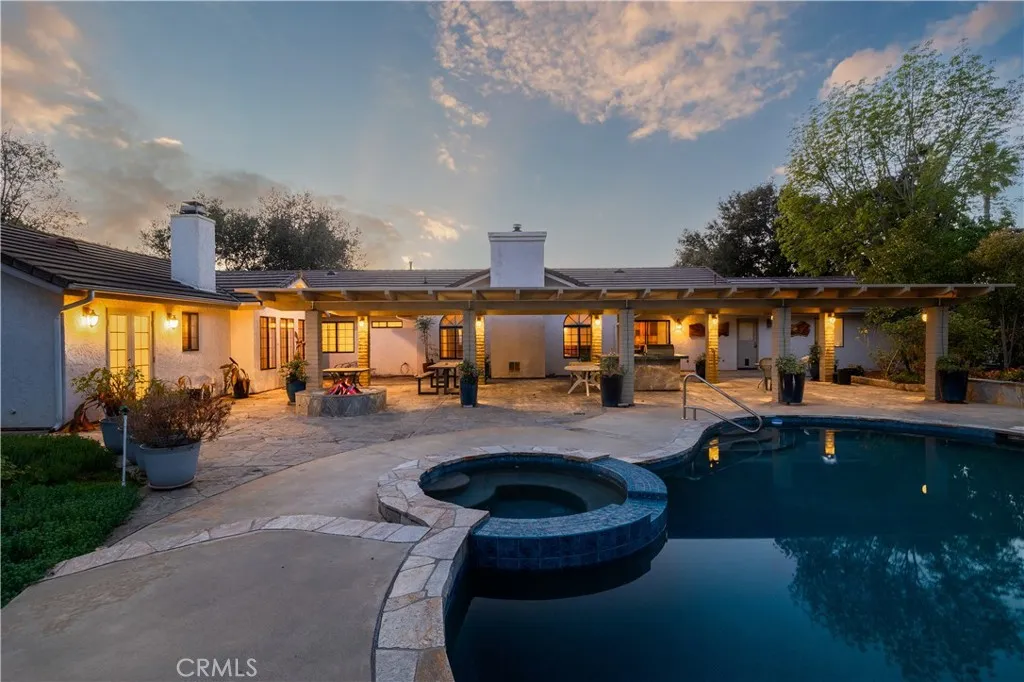 https://cdn.realtyfeed.com/cdn/127/306614315/298360d40b7541fba168f9d78431f109.webp