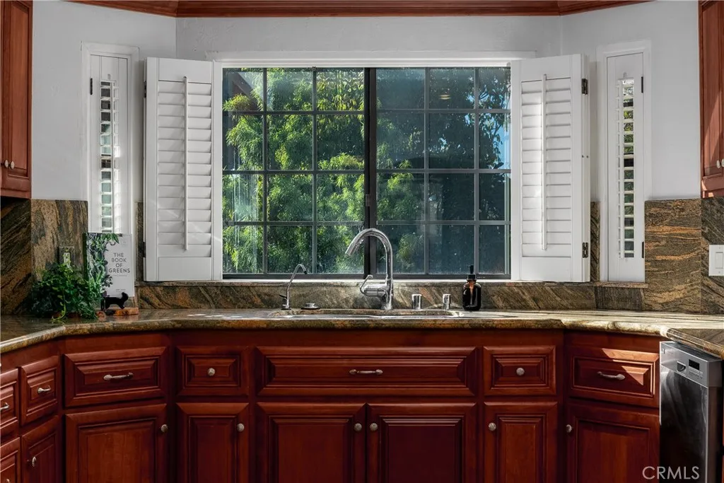 https://cdn.realtyfeed.com/cdn/127/306614315/3ff6376eb3582f409bb94107f7d70a42.webp