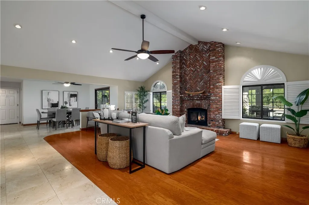 https://cdn.realtyfeed.com/cdn/127/306614315/540f5ced1d623fe8bb10214bc7964768.webp