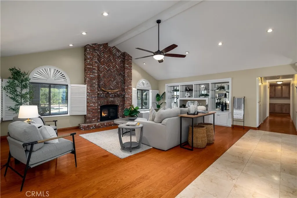 https://cdn.realtyfeed.com/cdn/127/306614315/6f82776841b02da249a6128cd503b8a9.webp