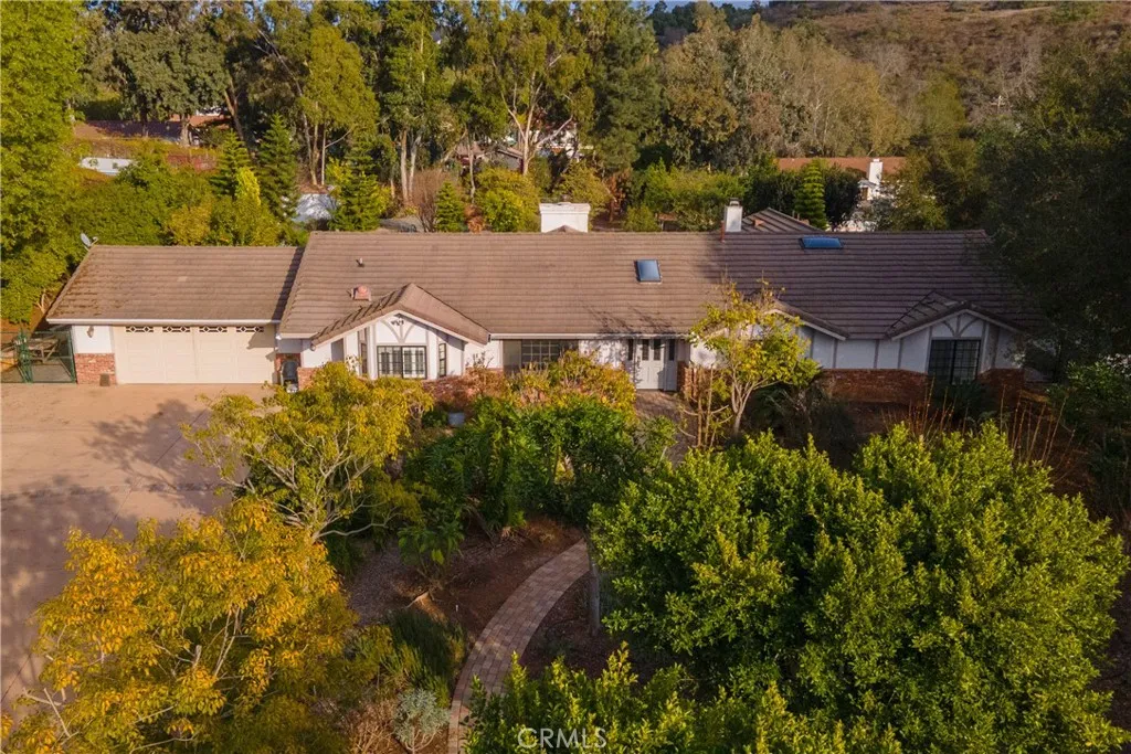 https://cdn.realtyfeed.com/cdn/127/306614315/733bfdb0d9aa427bb15f75c34392e6ab.webp