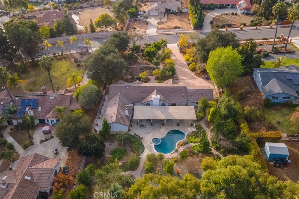 https://cdn.realtyfeed.com/cdn/127/306614315/bd7a7fe588ba8f2c532bd1282073a1e5.webp