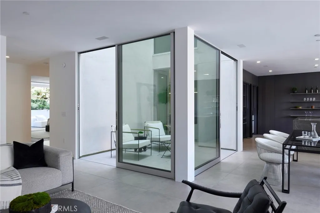 838 N Kings Road Unit 102, West Hollywood, CA 90069