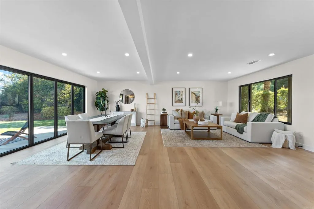 https://cdn.realtyfeed.com/cdn/127/306614361/4eb1421d1f01b0ac47c320bd9216adbf.webp