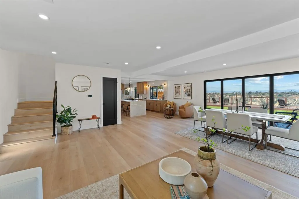 https://cdn.realtyfeed.com/cdn/127/306614361/8e273252df48f68144e008f0aa95aedc.webp