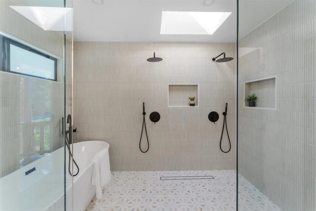 https://cdn.realtyfeed.com/cdn/127/306614361/aceeccafe5198a184570f36912ef4219.webp