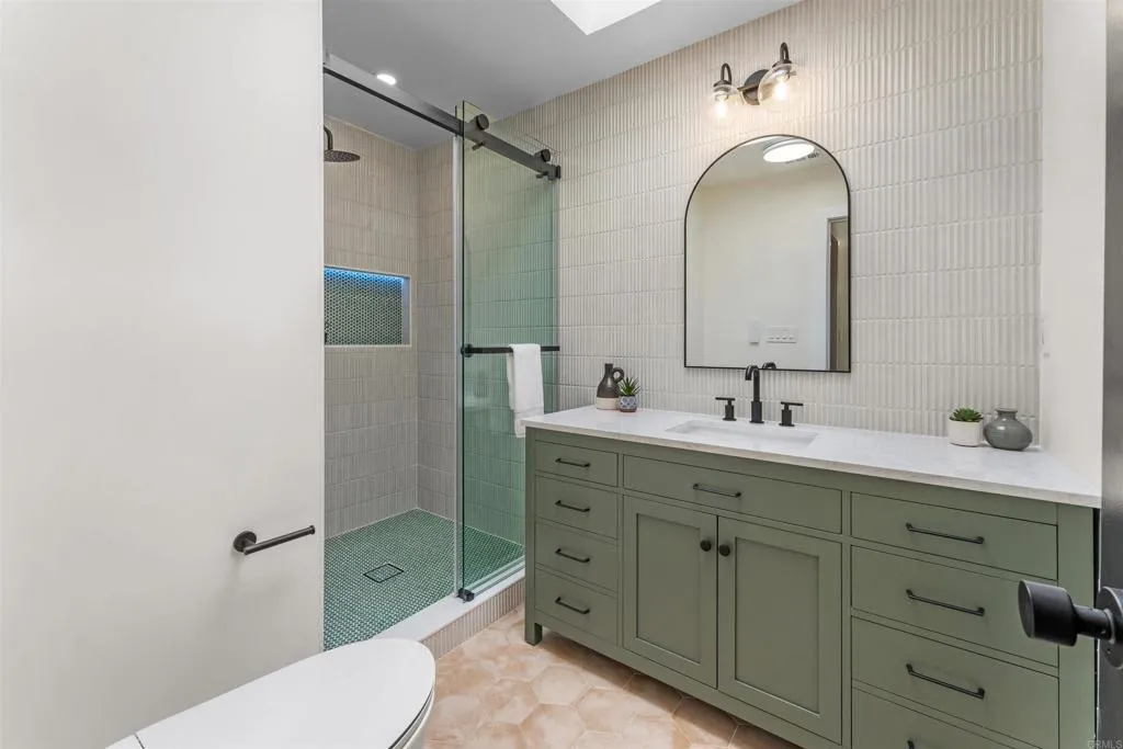 https://cdn.realtyfeed.com/cdn/127/306614361/f811a5e92329ba1f0f3e25250eb5c357.webp