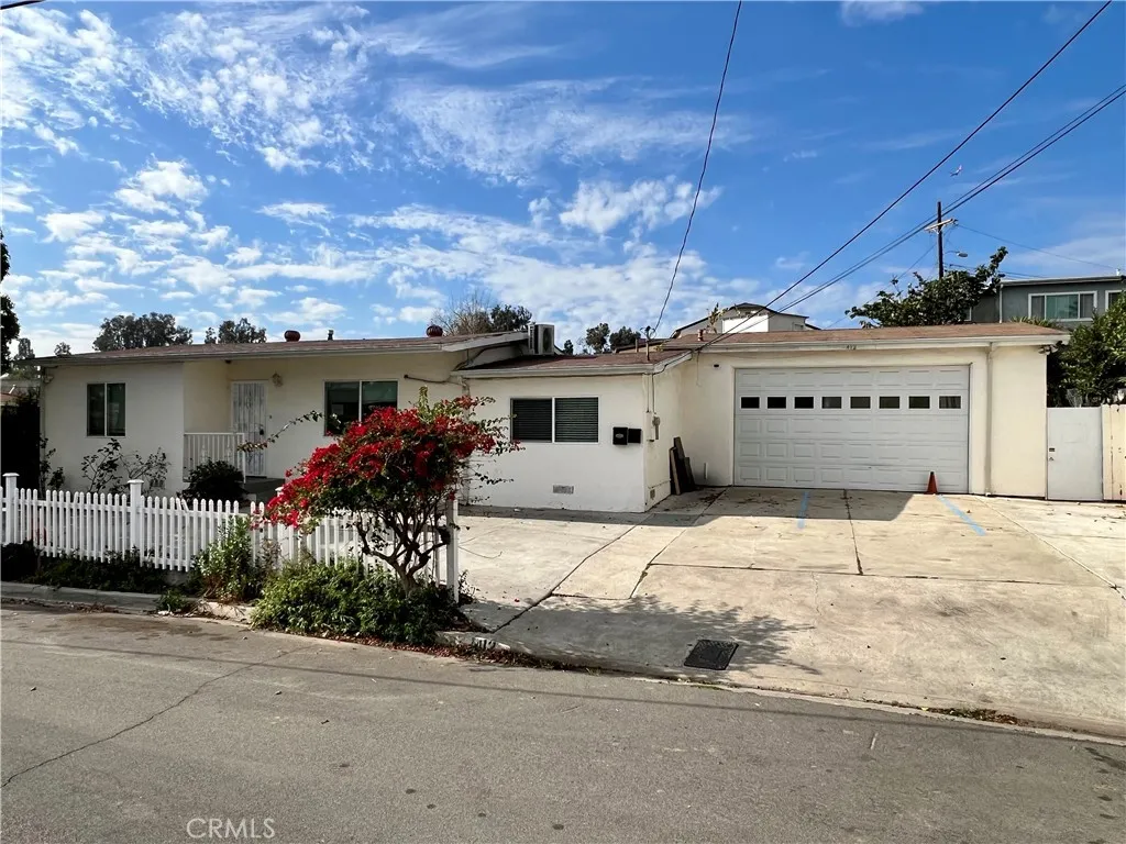 https://cdn.realtyfeed.com/cdn/127/306614388/6953de78b9a0c40520764c5a6d86e932.webp