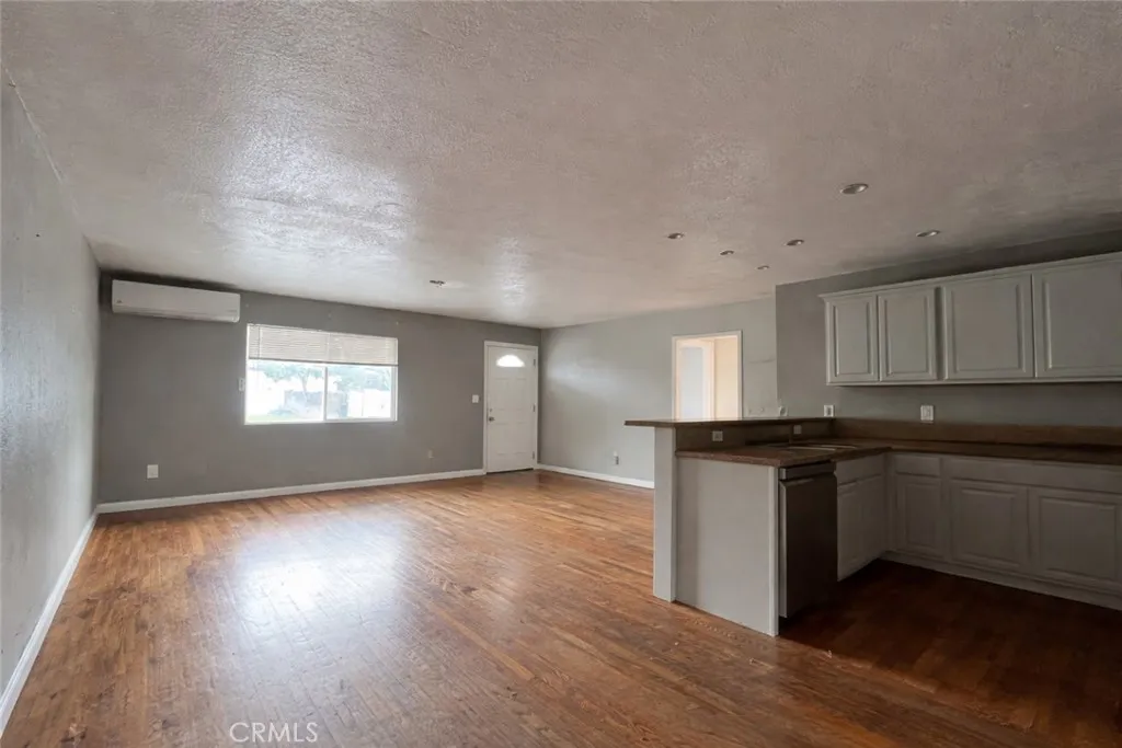 https://cdn.realtyfeed.com/cdn/127/306614388/722d4452cca1f9826d0ed35c0a42c9b6.webp