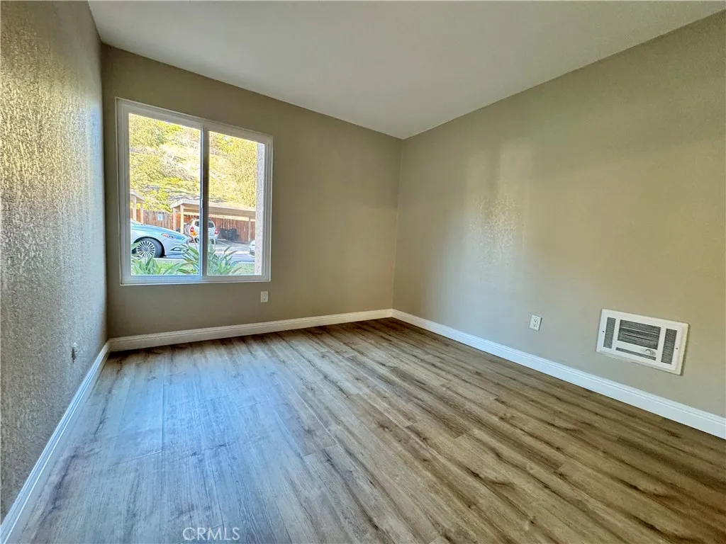 Photo #25: SW25269818 Listing: Photo #25