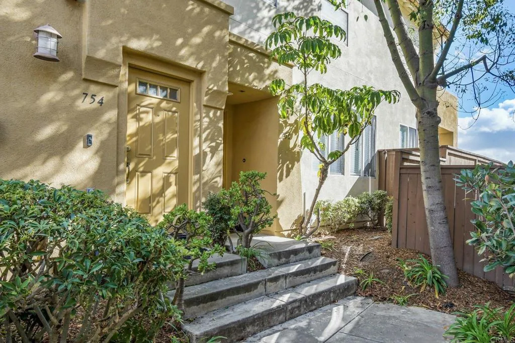 https://cdn.realtyfeed.com/cdn/127/306614439/53644874cff8309034199189cb823756.webp