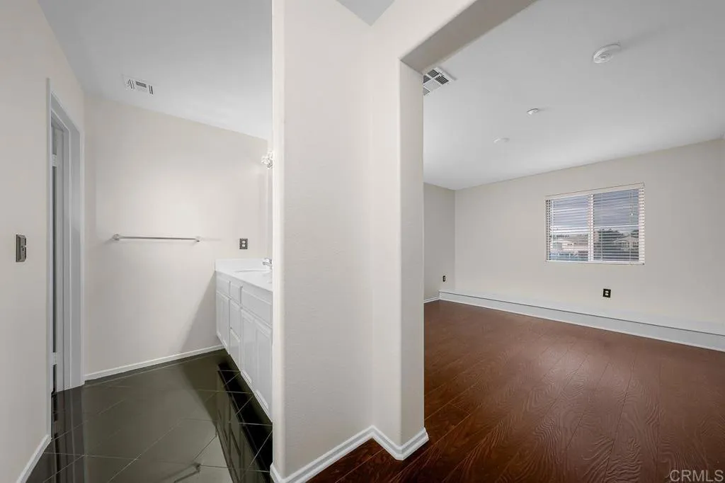 https://cdn.realtyfeed.com/cdn/127/306614536/b492039239c52a81b1823946f5a59fc8.webp
