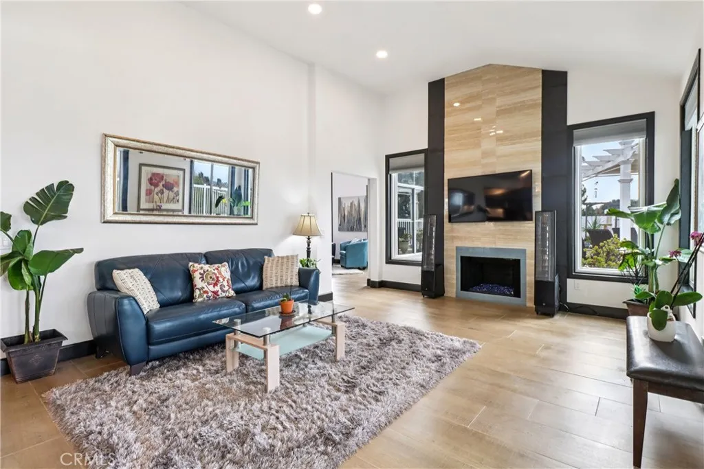https://cdn.realtyfeed.com/cdn/127/306614596/21b4c0dfbb78c6446b0175f73ecccc26.webp