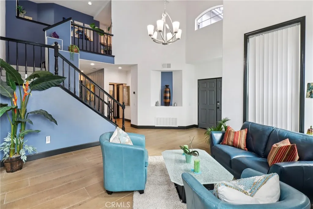 https://cdn.realtyfeed.com/cdn/127/306614596/8b3a35d453984a11da12f13d4d3553fa.webp