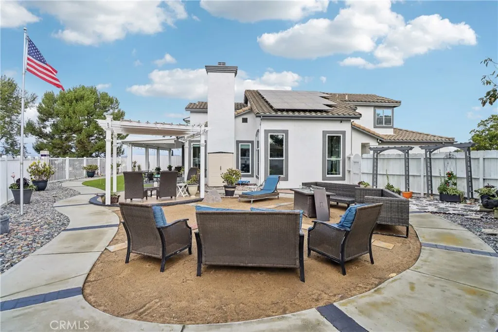 https://cdn.realtyfeed.com/cdn/127/306614596/8fb9c0371574e384cb7fdb4d6ec4c9ff.webp