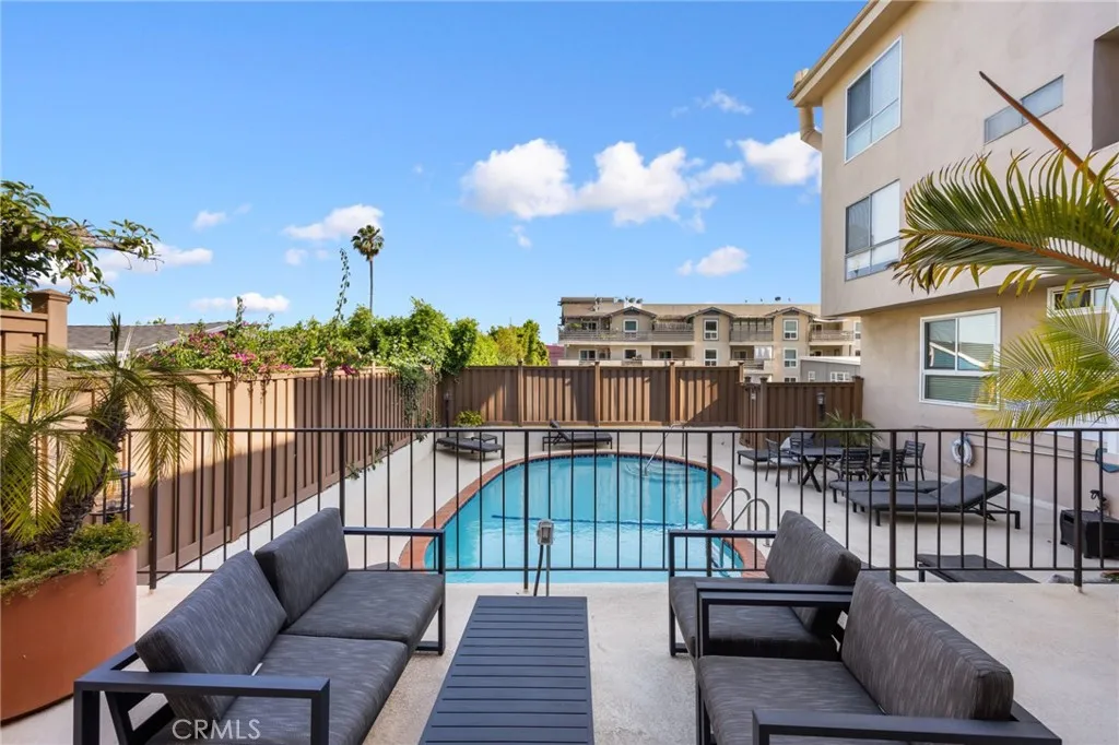 1010 Palm Avenue Unit 207, West Hollywood, CA 90069 - Photo 2 of 14, West Hollywood, CA