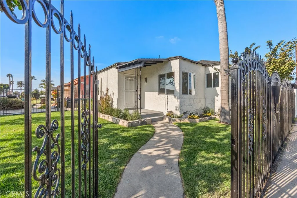 8921 Wadsworth, Los Angeles, CA 90002 - Main photo, Los Angeles, CA