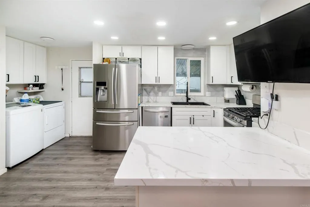 https://cdn.realtyfeed.com/cdn/127/306614660/f6b69c74b6c31c935c61c6d59b8a86ea.webp