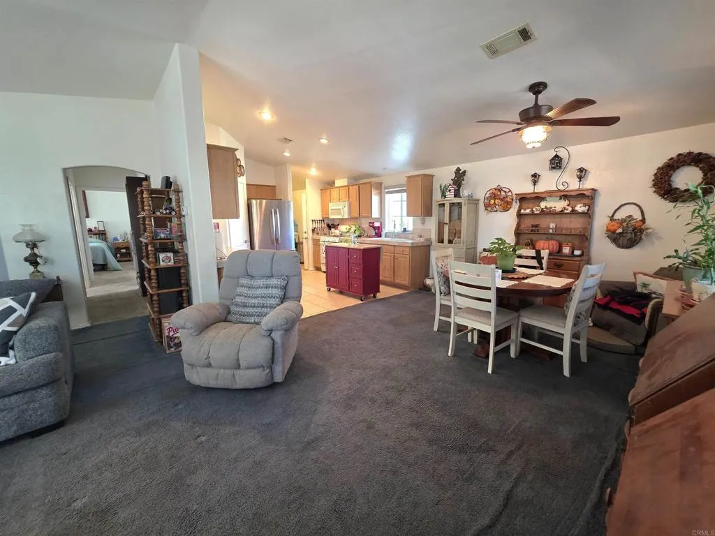 https://cdn.realtyfeed.com/cdn/127/306614661/8e039466a8b857419695b8fef1dc9887.webp