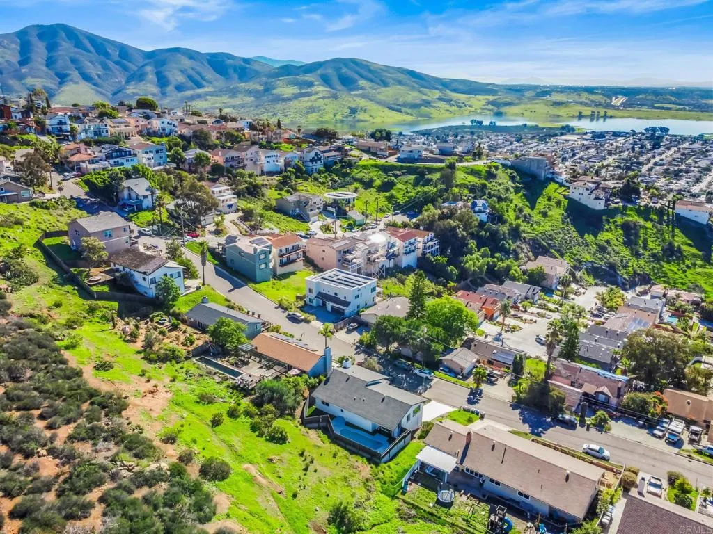 https://cdn.realtyfeed.com/cdn/127/306614706/126922195a7a8788daa96681be6e0e2c.webp