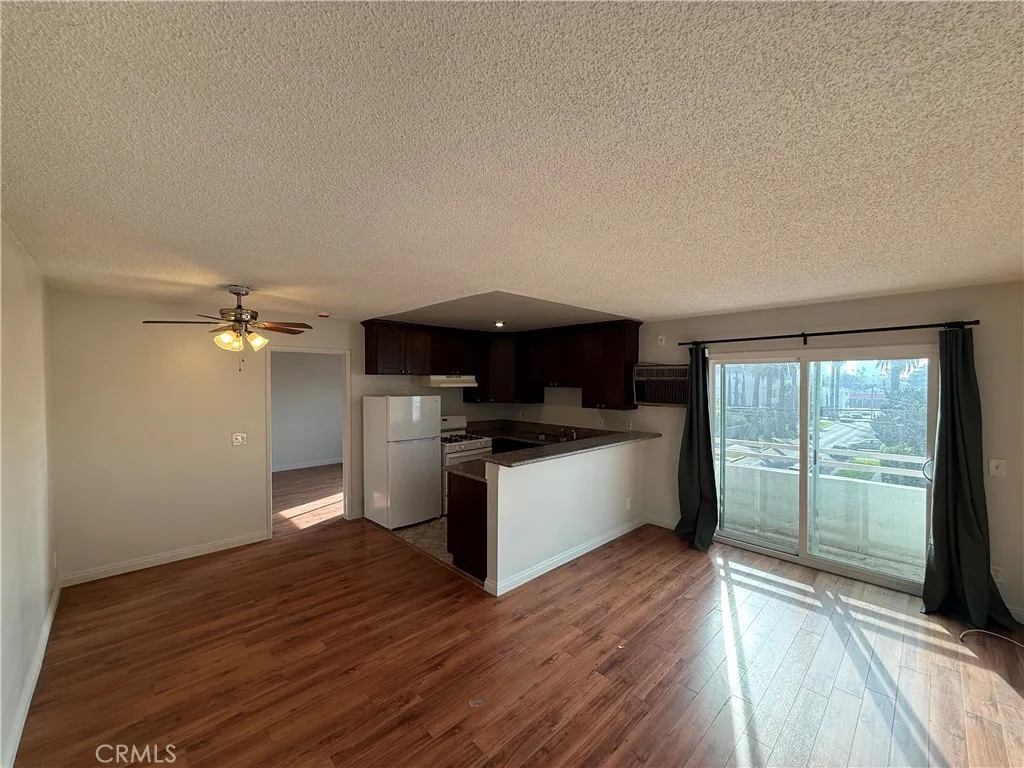 Los Angeles, CA 90004