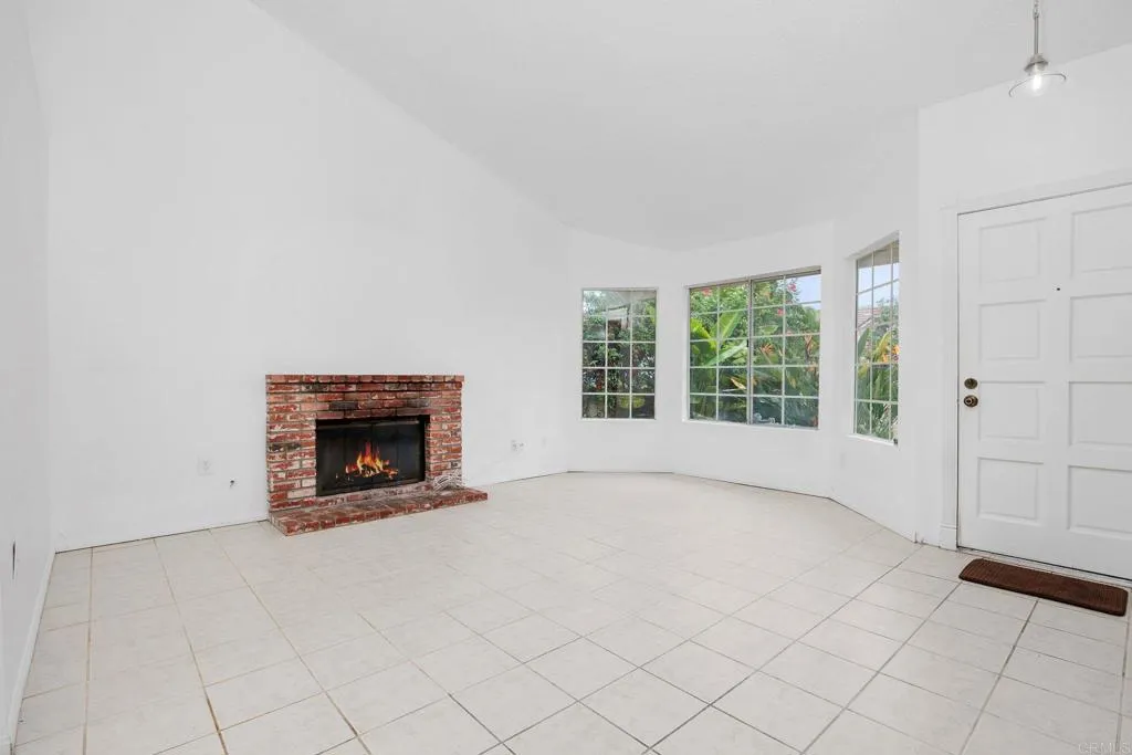 https://cdn.realtyfeed.com/cdn/127/306614746/6cd895f9c514422af5d6c1e0439e1d8e.webp