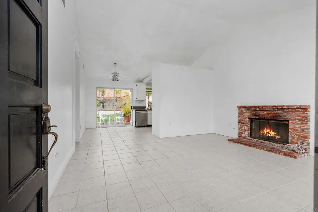 https://cdn.realtyfeed.com/cdn/127/306614746/94000682adac839da6d47382d18eaf4f.webp