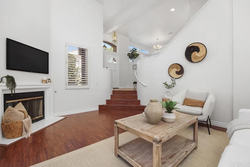 https://cdn.realtyfeed.com/cdn/127/306614747/7a08422e091714a471fddc9339b7f3fe.webp