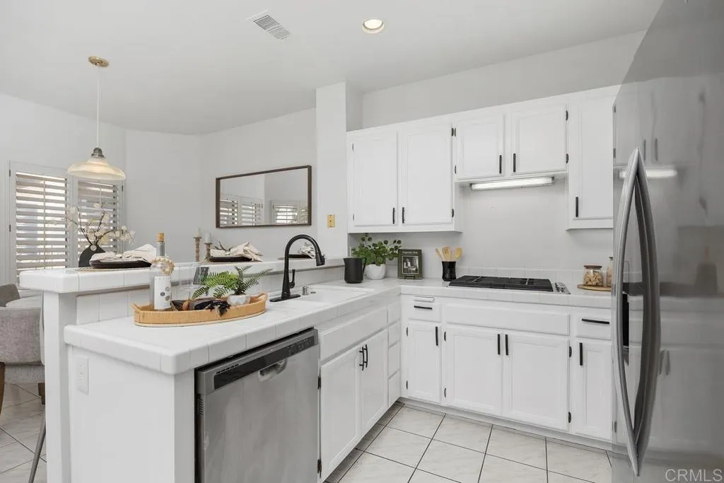 https://cdn.realtyfeed.com/cdn/127/306614747/ca0002956af03f9c29e6a9e3bb5e6897.webp