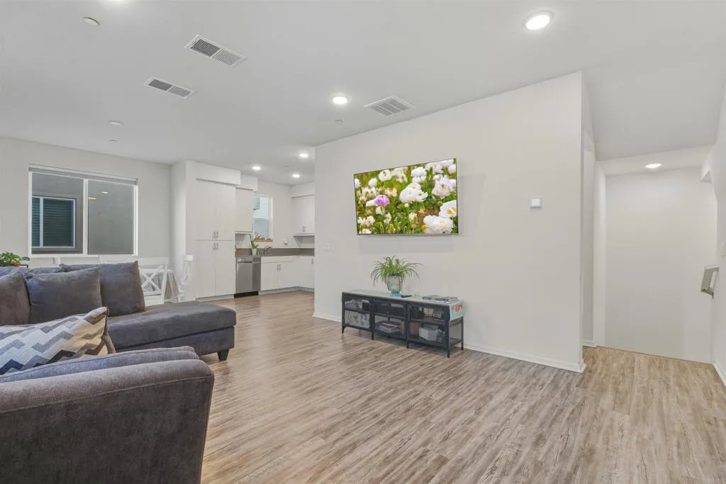 Photo #10: PTP2600201 Listing: Photo #10