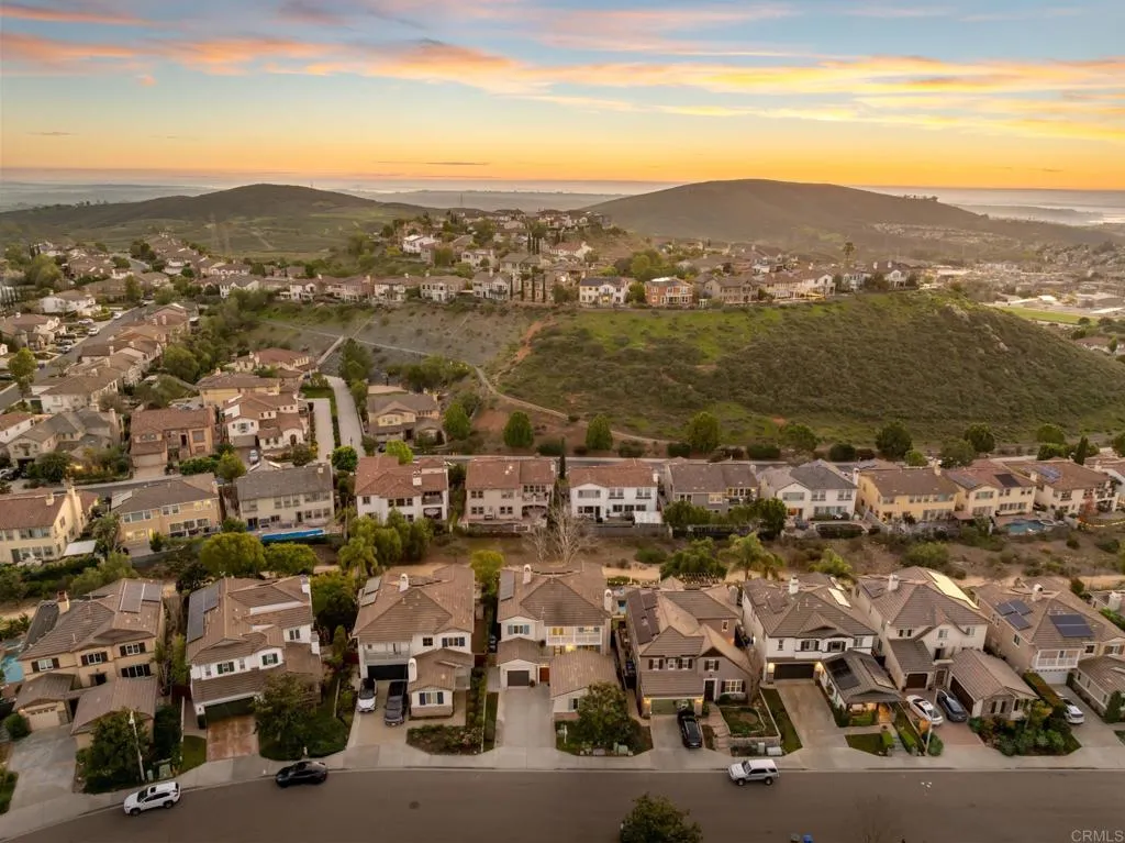 https://cdn.realtyfeed.com/cdn/127/306614782/54d58e5c3188a21576ed22705ec3f30d.webp