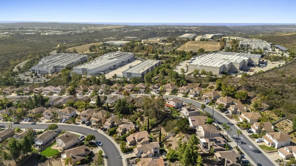 https://cdn.realtyfeed.com/cdn/127/306614788/82a3e51312631a4d9542d6be59394d03.webp