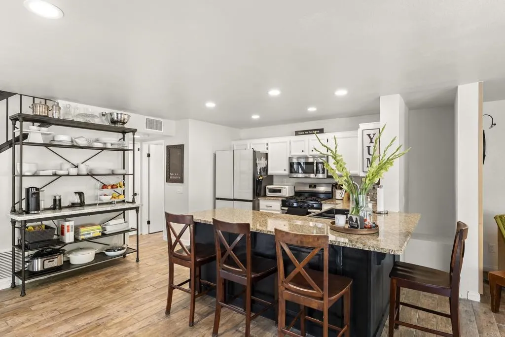 https://cdn.realtyfeed.com/cdn/127/306614788/8ff5403a9c6cb34df61a5921663f39d7.webp