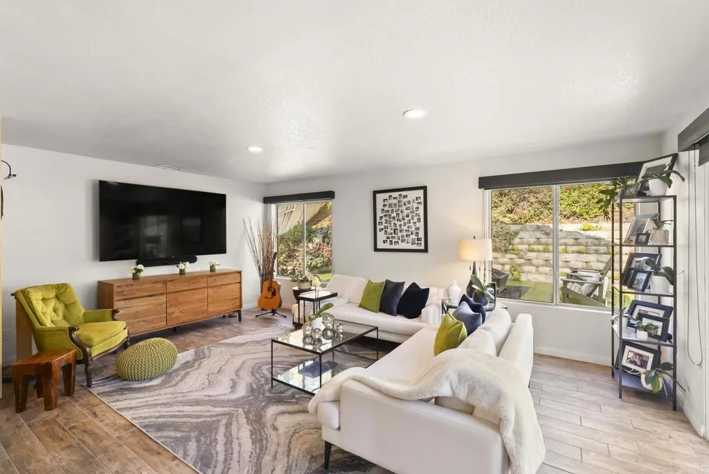 https://cdn.realtyfeed.com/cdn/127/306614788/feb6f95d9b959506ef7024eb1d04814d.webp