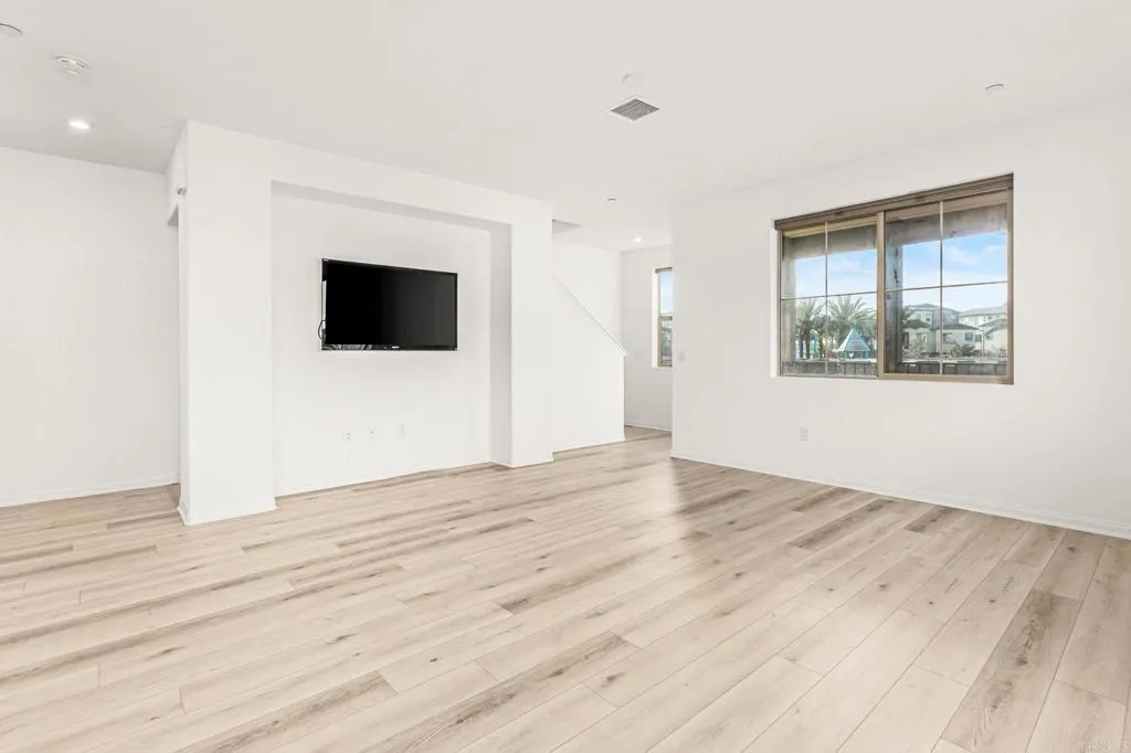 https://cdn.realtyfeed.com/cdn/127/306614847/69b0b6180a6930f250c0eab256053c95.webp