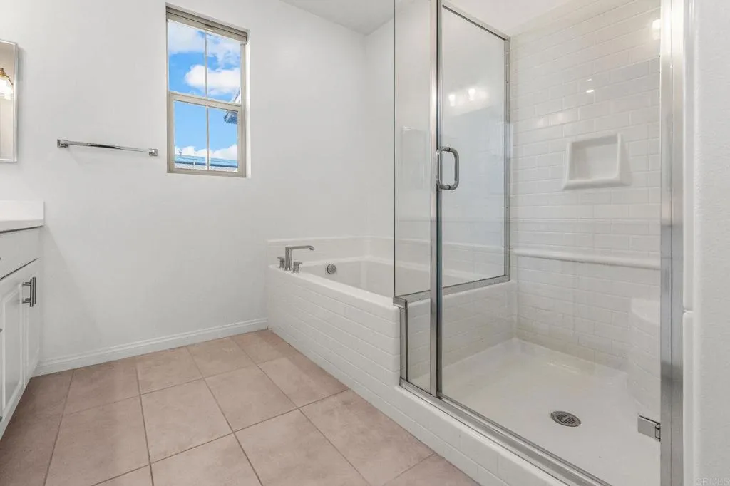 https://cdn.realtyfeed.com/cdn/127/306614847/881d1aea2862acecb5d017a20e8cfe92.webp
