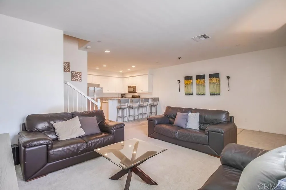 https://cdn.realtyfeed.com/cdn/127/306614852/365671d5df263b578b1d6bc0841d717b.webp