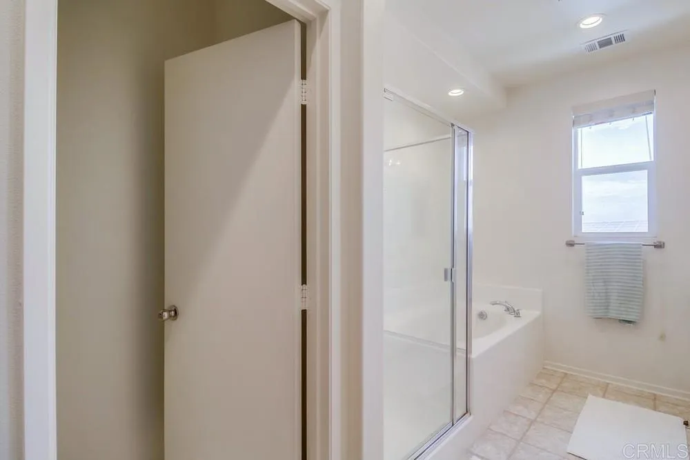 https://cdn.realtyfeed.com/cdn/127/306614852/824238f5397a9fbc0a7cc510d7412791.webp