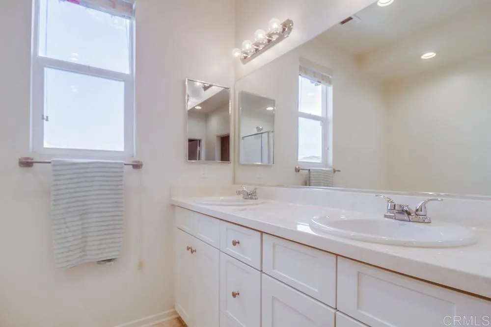 https://cdn.realtyfeed.com/cdn/127/306614852/9394493a74da26db95ac9c5baa4eed6f.webp