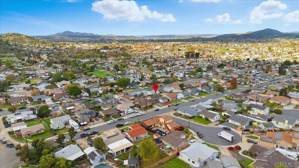https://cdn.realtyfeed.com/cdn/127/306614853/450b0f4543d35c886c02eb774b989299.webp