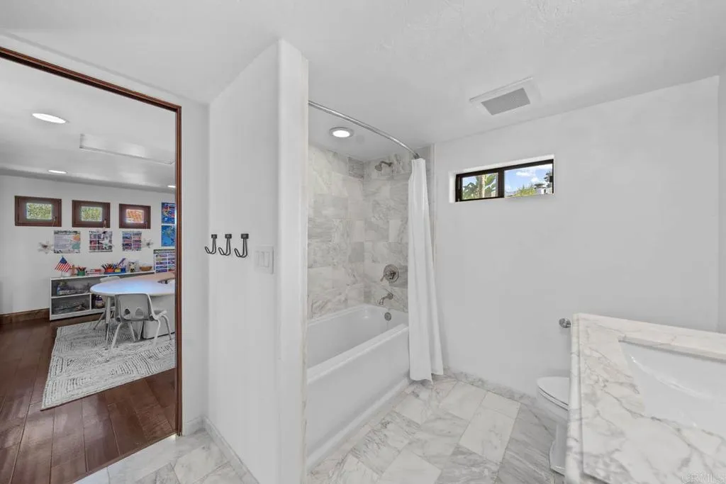 https://cdn.realtyfeed.com/cdn/127/306614854/00771f8b191790688f19bca998d646b5.webp