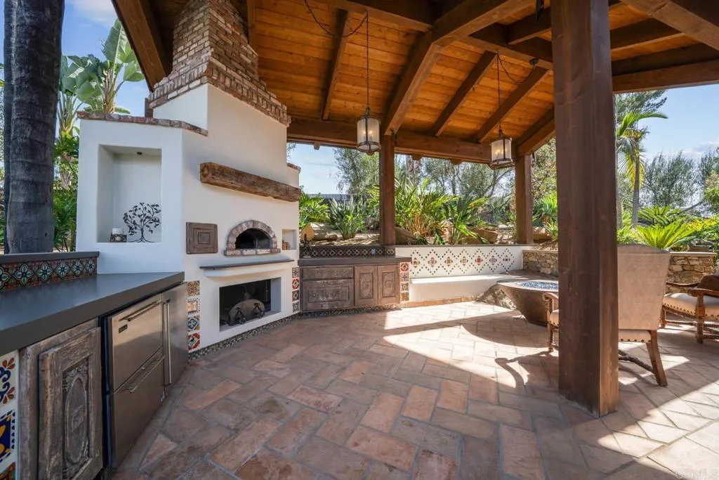 https://cdn.realtyfeed.com/cdn/127/306614854/3c15e21251b1e546882dd2bfda7b560d.webp