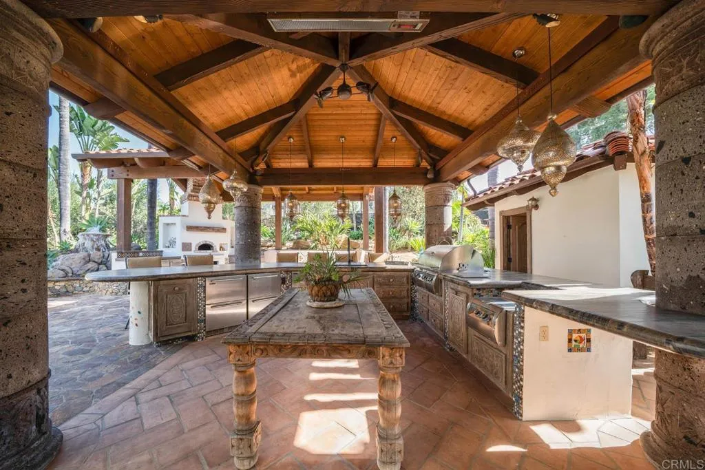 https://cdn.realtyfeed.com/cdn/127/306614854/69b7cc485d3703761aa9cac38486659b.webp