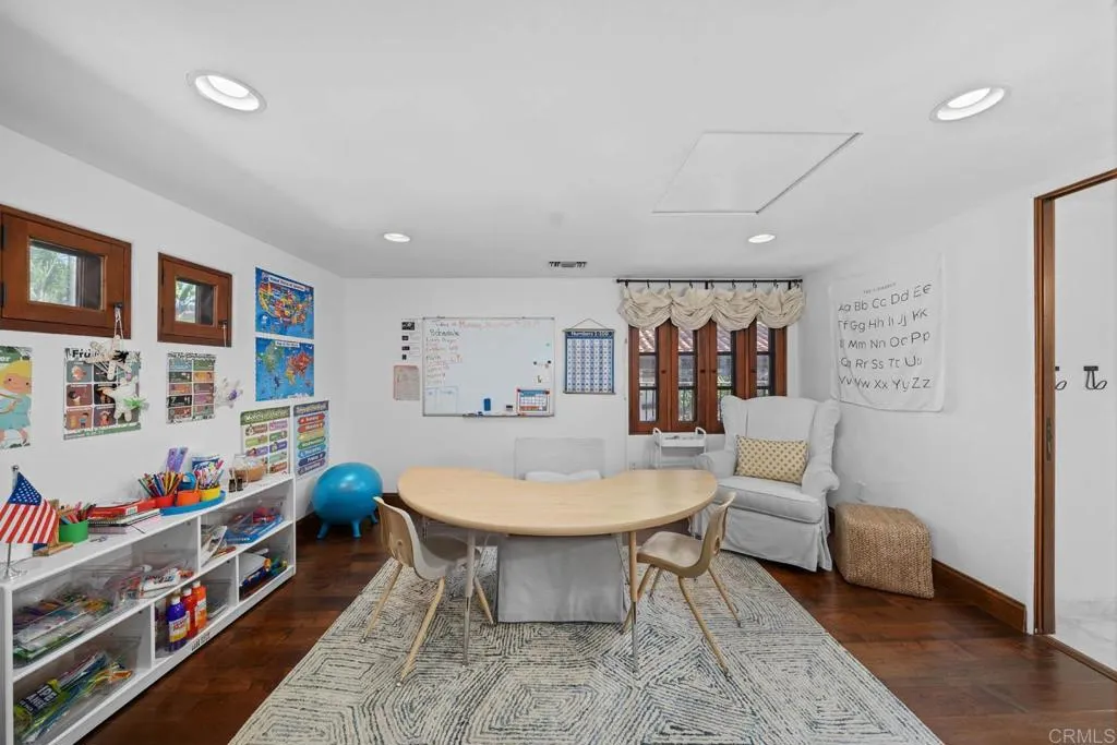 https://cdn.realtyfeed.com/cdn/127/306614854/72397042f24d0bbd841411258f76315f.webp