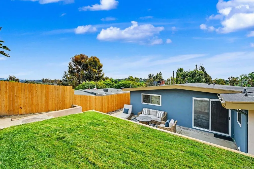 https://cdn.realtyfeed.com/cdn/127/306614859/273e7989ee06f48f4ad285ca33de6771.webp